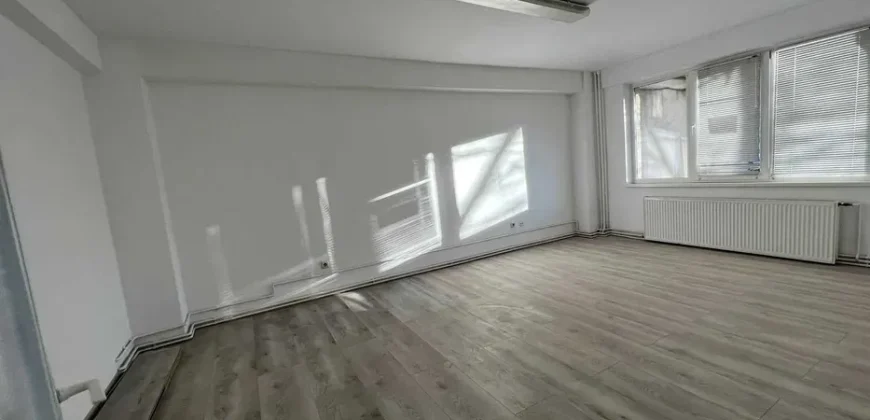 Apartament , central , zona Poli 2/ centru/ 2 camere