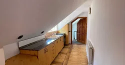 Casa, singur in curte , Bulevardul Cetatii
