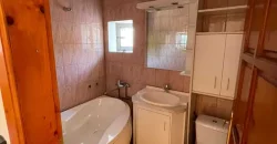 Casa, singur in curte , Bulevardul Cetatii